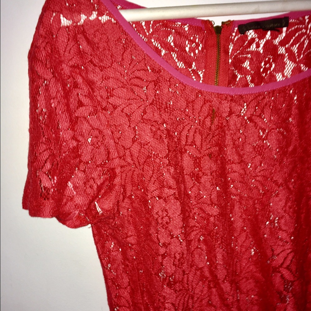 UO red lace crop top 🌹