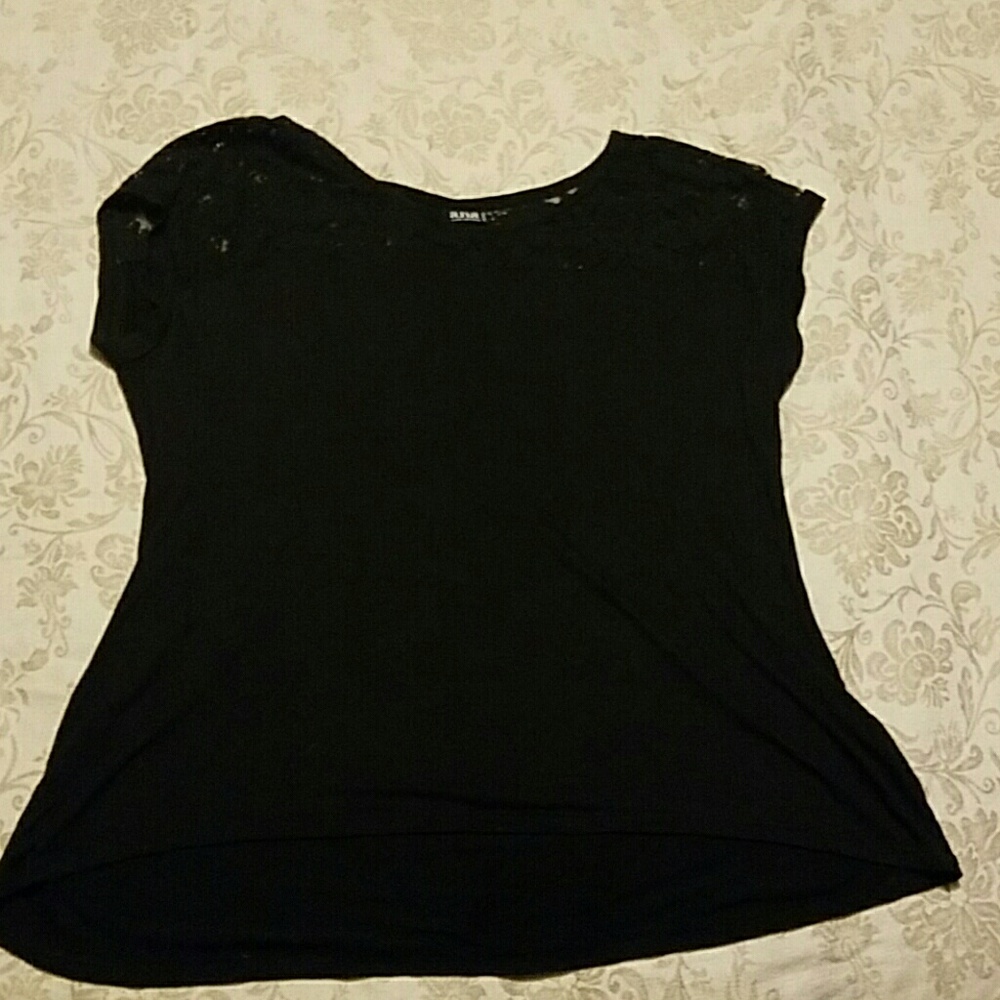 A.n.a. Sweet black lace accent t