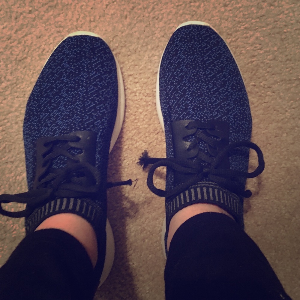 71/2 blue forever sneakers