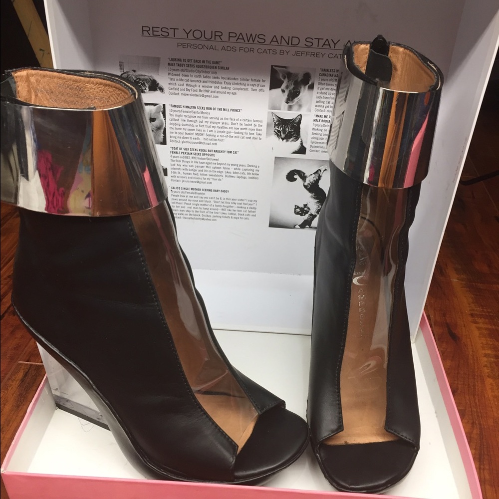 ⚡️FLASH SALE⚡️ ONE HOUR ONLY⚡️REG PRICE 140⚡️
