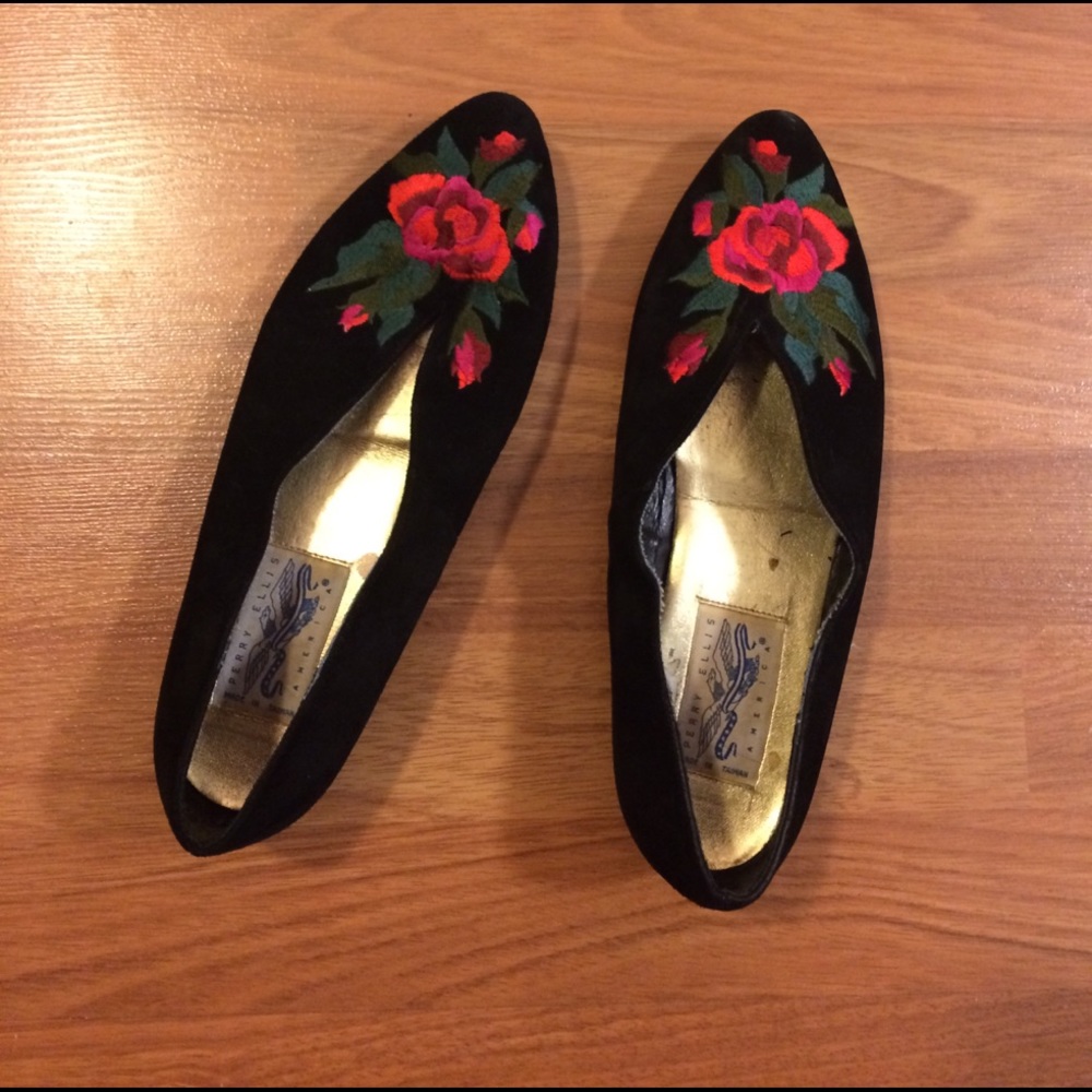 Perry Ellis vintage 80s embroidered leather flats