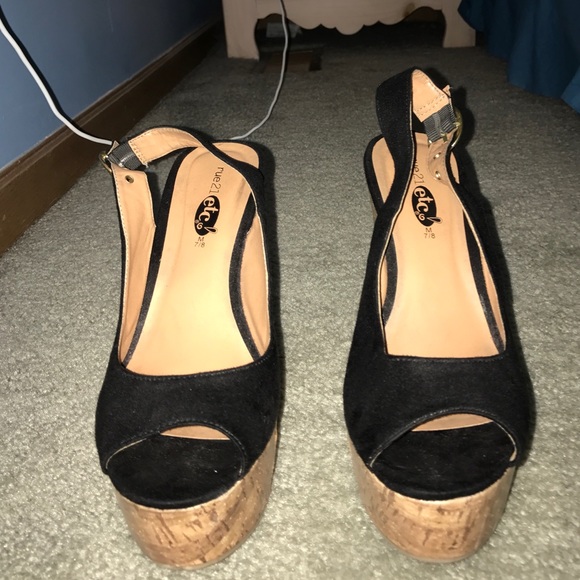 Rue 21 black wedges - Picture 2 of 3