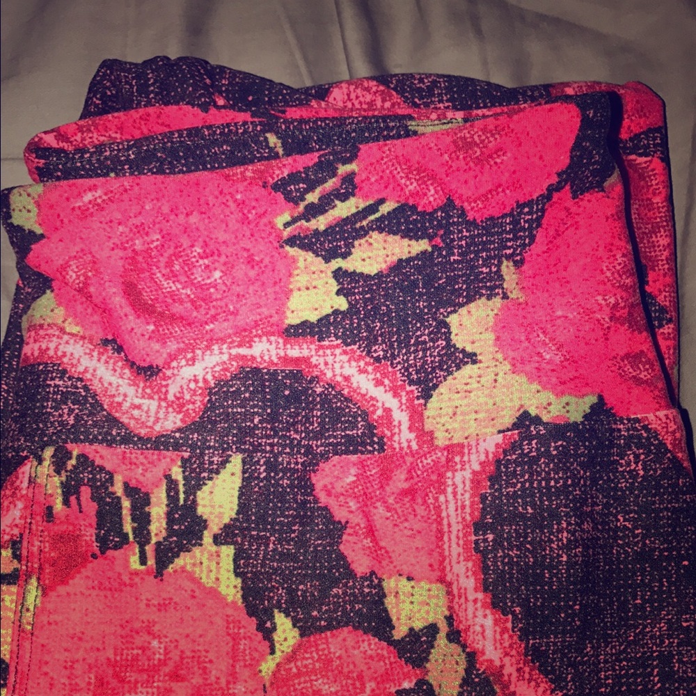 Lularoe valentines leggings OS