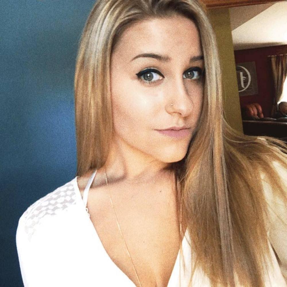 Meet your Posher, April