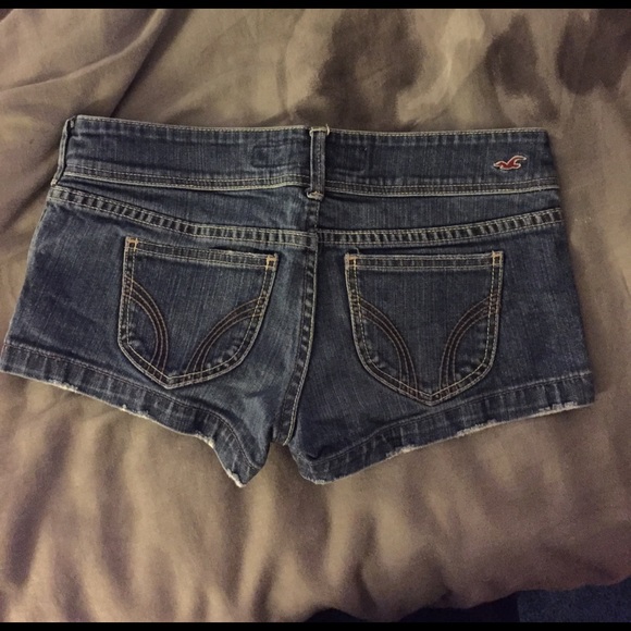 Hollister Shorts - Picture 2 of 3