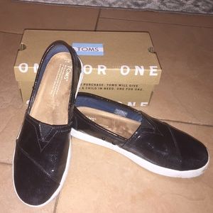 Toms Black Patent Linen Avalon Sneaker Size 7