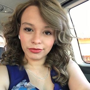 Meet your Posher, Elizabeth