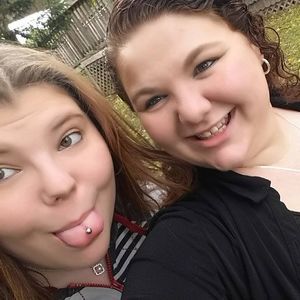 Meet your Posher, Cassandra