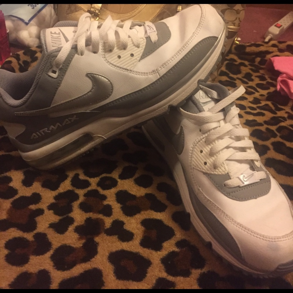 ❌ SOLD! ❌ Nike AirMax Sneakers 👟