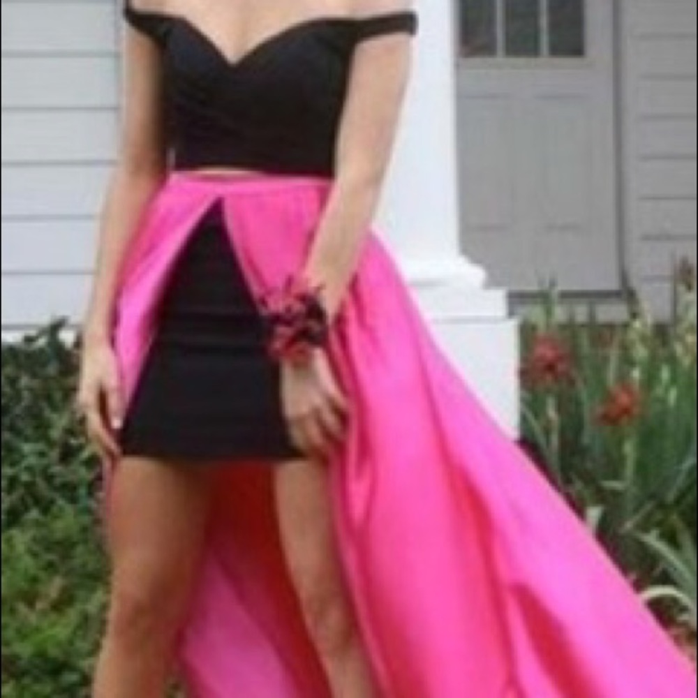 ISO dress similar to this!!!