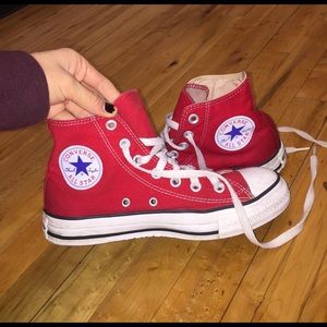 RED HIGH TOP CONVERSE