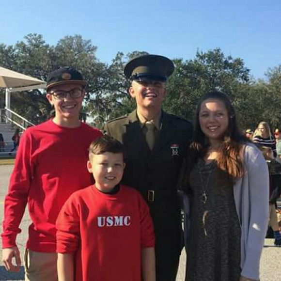 Meet your Posher, Lana - Picture 2 of 8