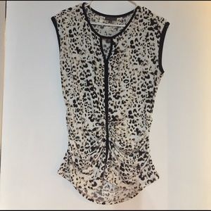 Tank top style leopard print shirt