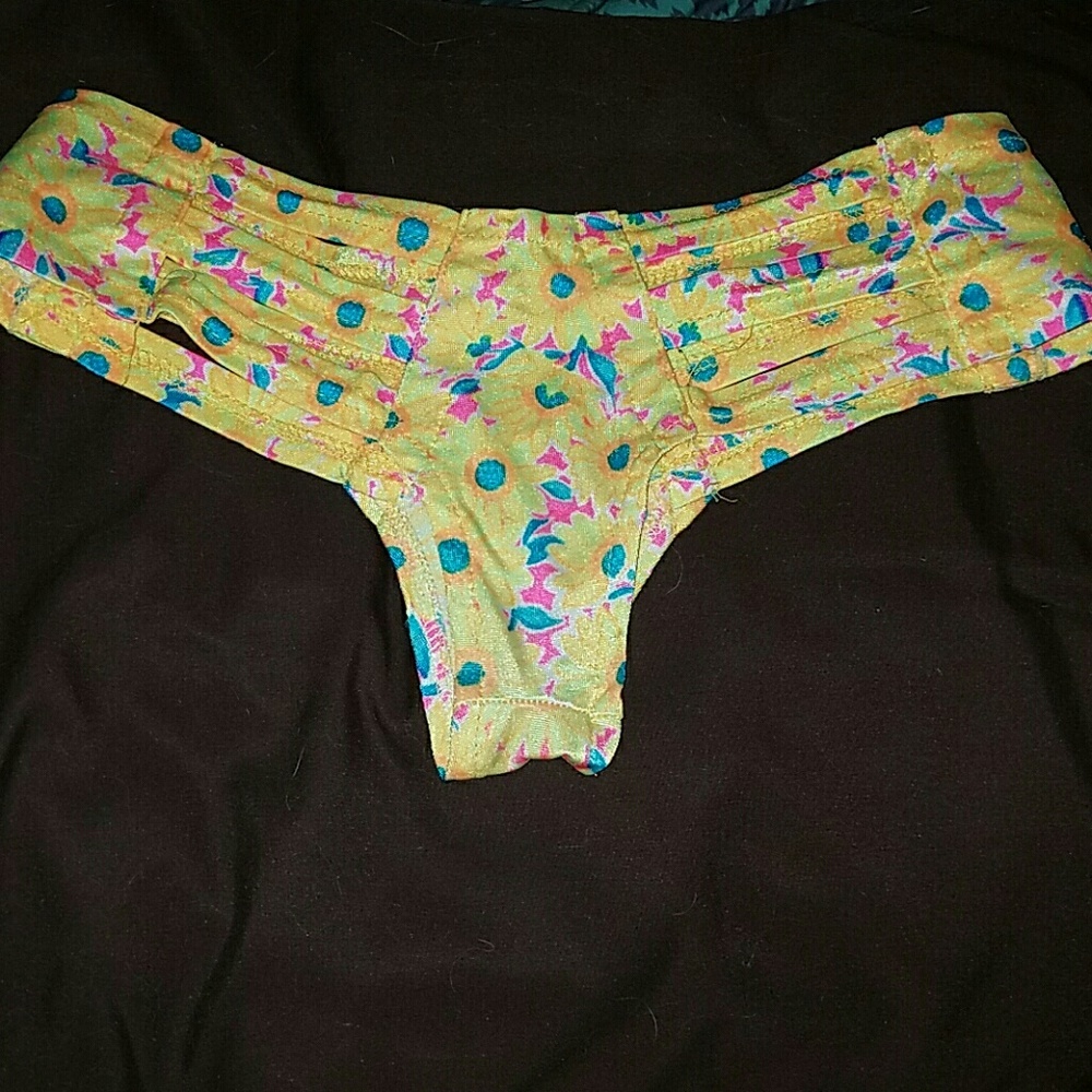 Daisy rave shorts
