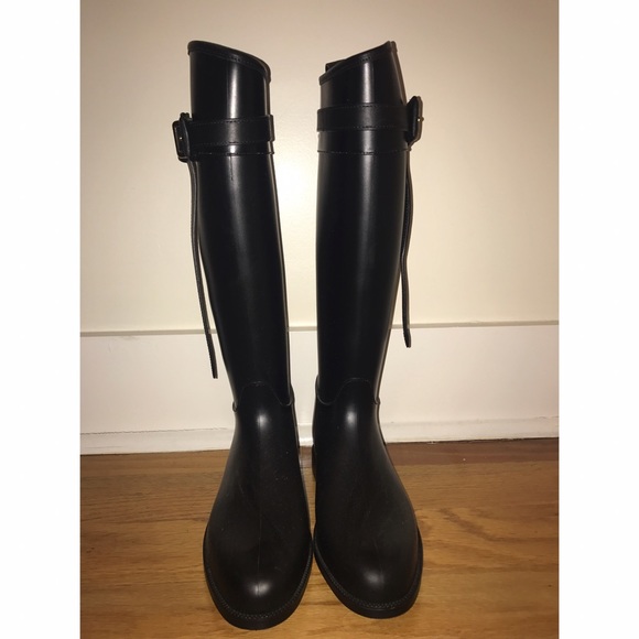 Burberry Flat Riding Rain Boots - Picture 5 of 8