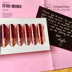 Kylie valentine minis