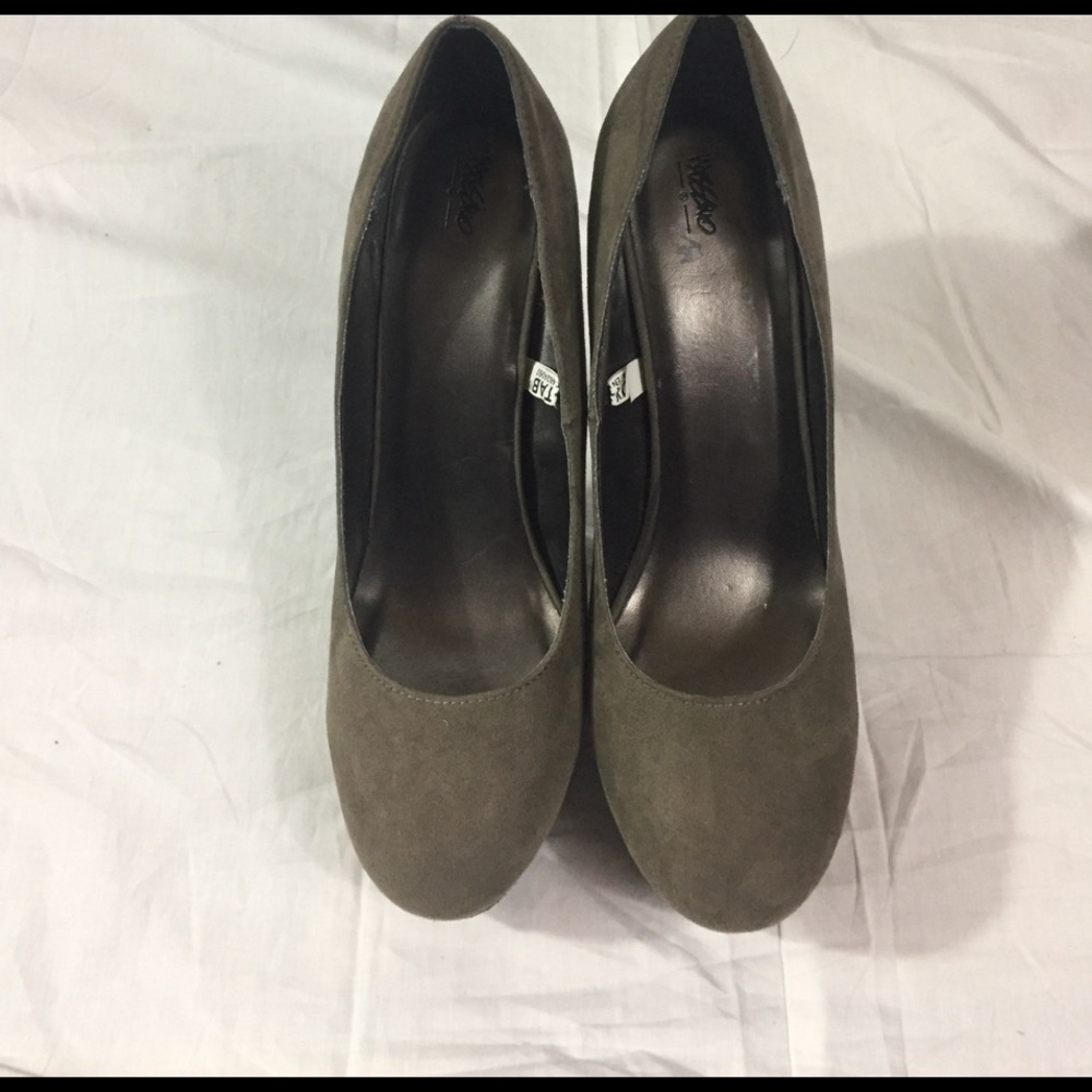 Mossimo brown shoes size 10