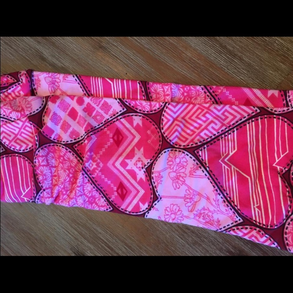 Lularoe valentine heart leggings!