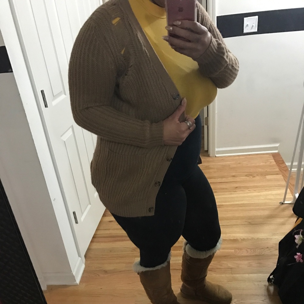 Distressed sweater - Picture 2 of 2