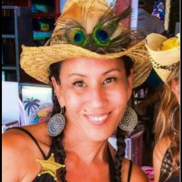 Meet your Posher, Marisa - Picture 3 of 3