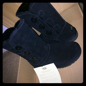 New Black UGG Australia Girls Size 4 (Short)