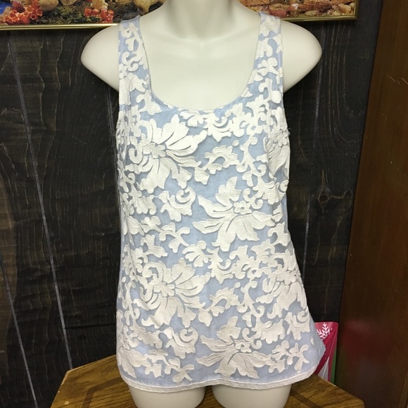 symmetry Tops - Fantastic tank top, lacy overlay