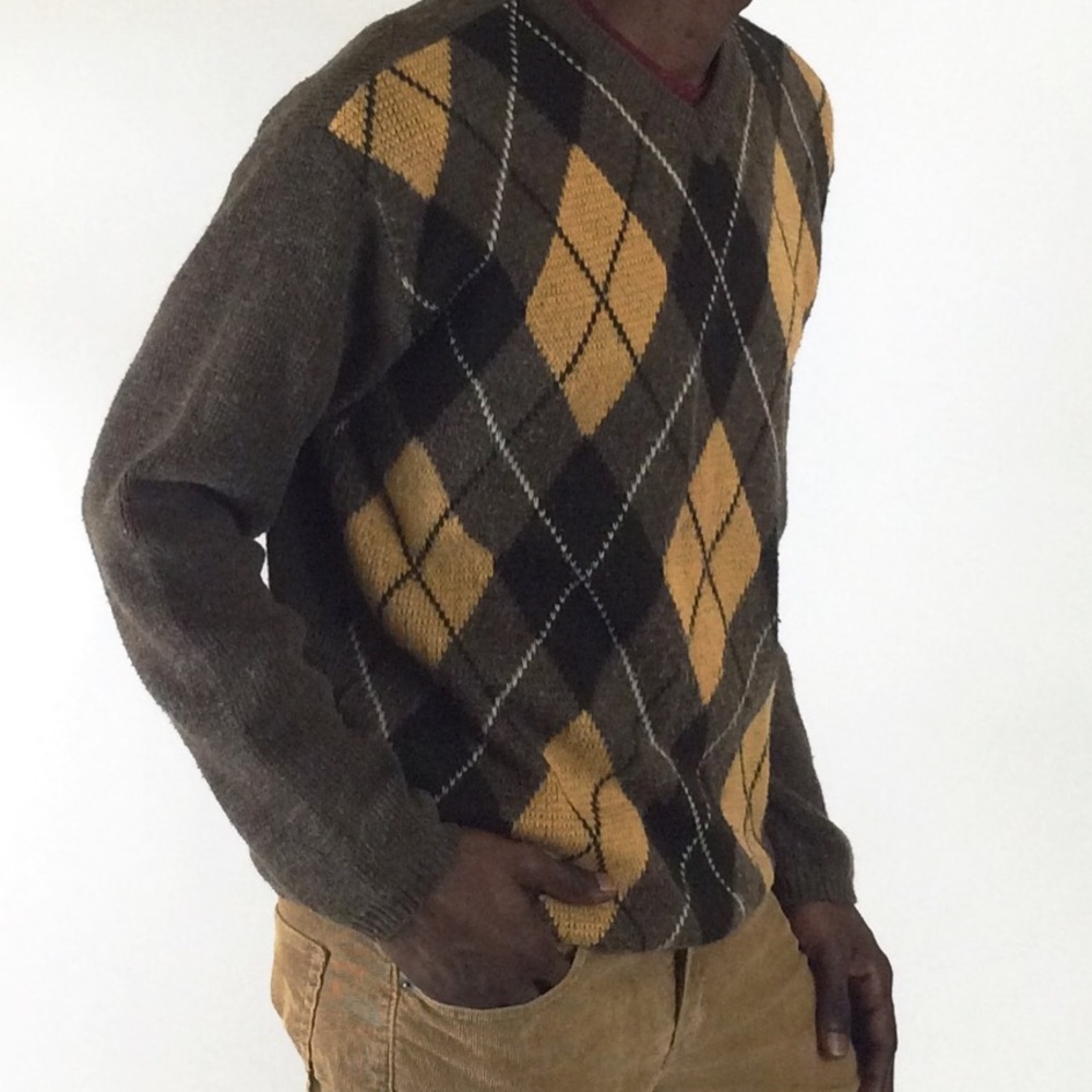 Men's v neck sweater 🔵