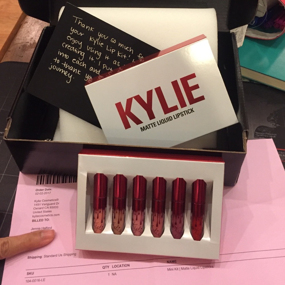 ❣️Valentine's mini mattes❣️Kylie *NIB*