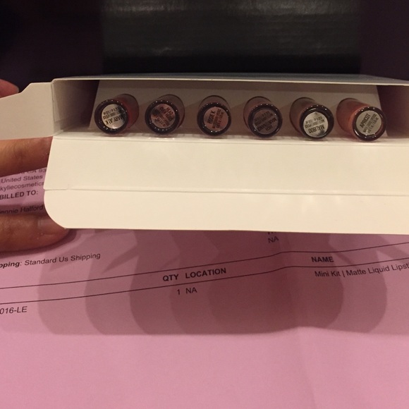 ❣️Valentine's mini mattes❣️Kylie *NIB* - Picture 3 of 4