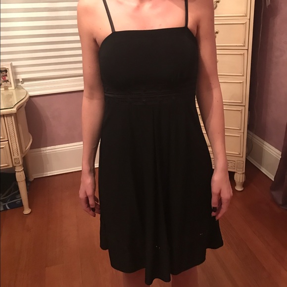guess black cocktail dress