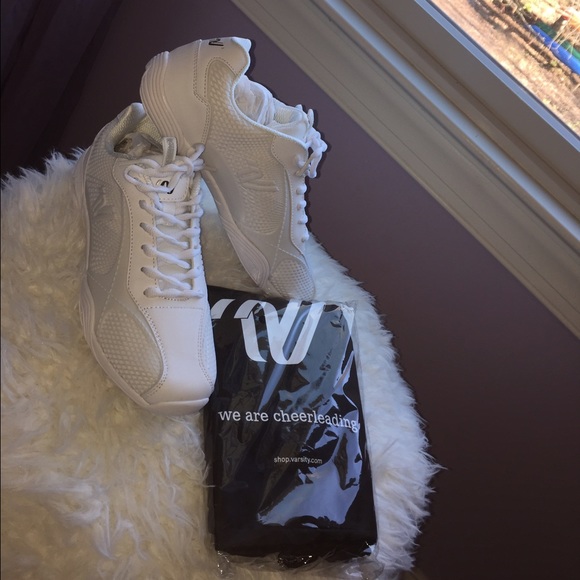 Varsity "Grid Iron" Comp Cheerleading Shoes - Picture 3 of 4