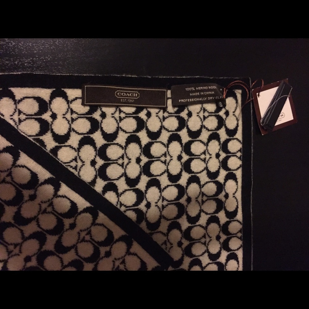 Coach scarf NWT