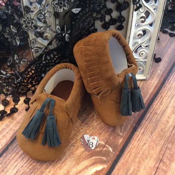 π¦CLEARANCE Baby Moccasin Shoes - Picture 2 of 3