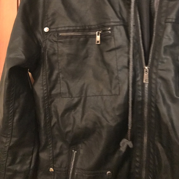 Leather jacket - Picture 2 of 2
