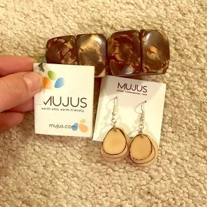 MUJUS boutique bracelet and earring set