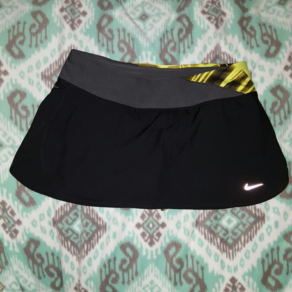 NIKE DRI-FIT Skort