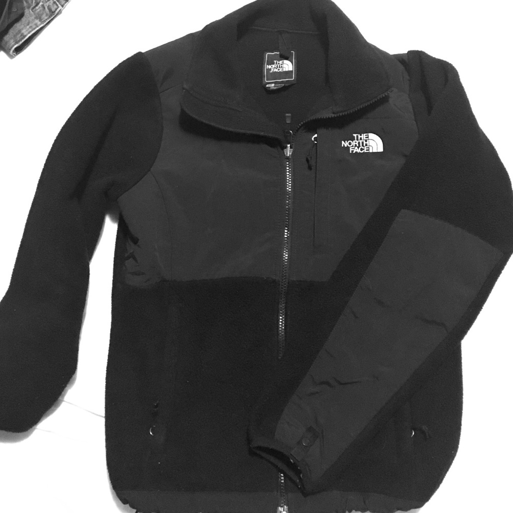 women's black northface jacket