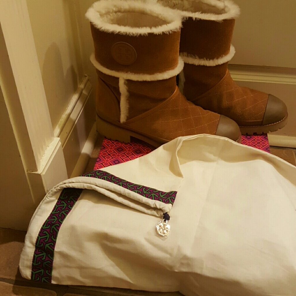 SOLD!!!!Tory Burch Boughton Shearling Bootie Sz9 - Picture 4 of 4