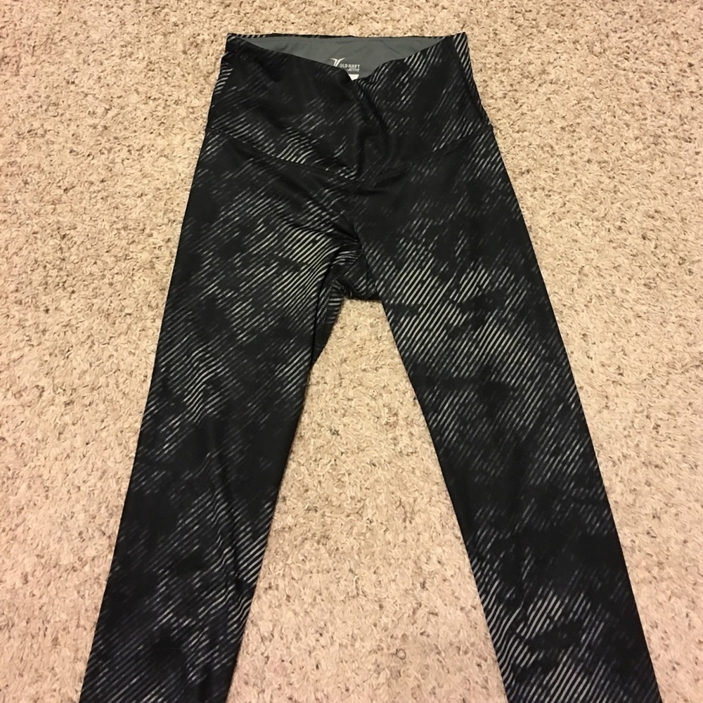 Old Navy Active crops