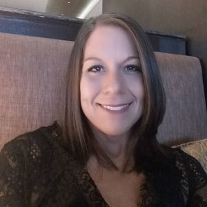 Meet your Posher, Dominique