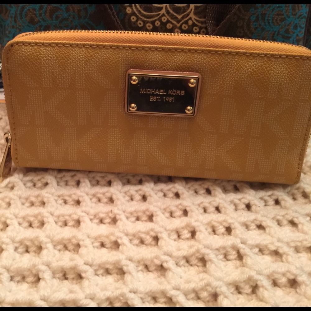 Michael Kors wallet