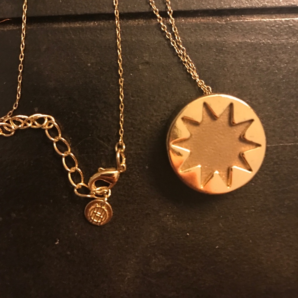 House of Harlow 1960 sunburst pendant necklace