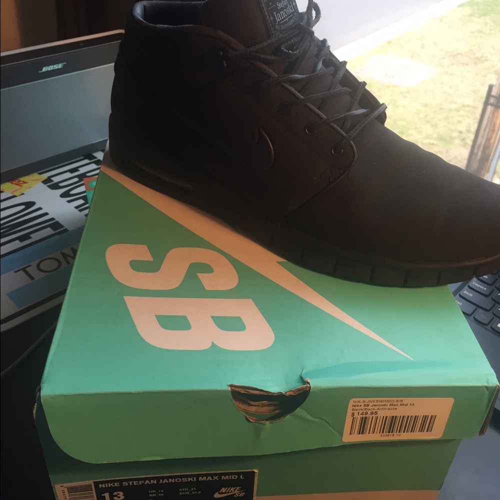 Size 13 janoski max Nike sb