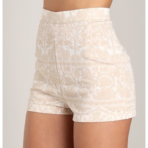 ⚡️FLASH SALE⚡️Novella Royalle High Waist Shorts - Picture 2 of 4