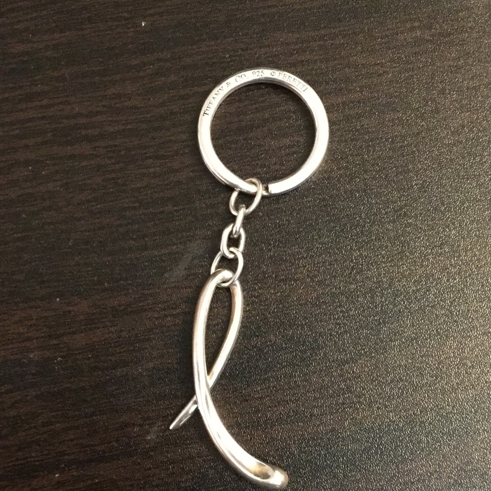 Tiffany and co. L keychain