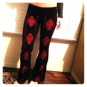 RVCA flare pants with design down legs size XS