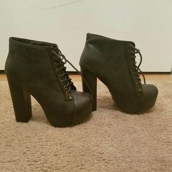 Vintage Shoes - **SOLD** Dark brown heels