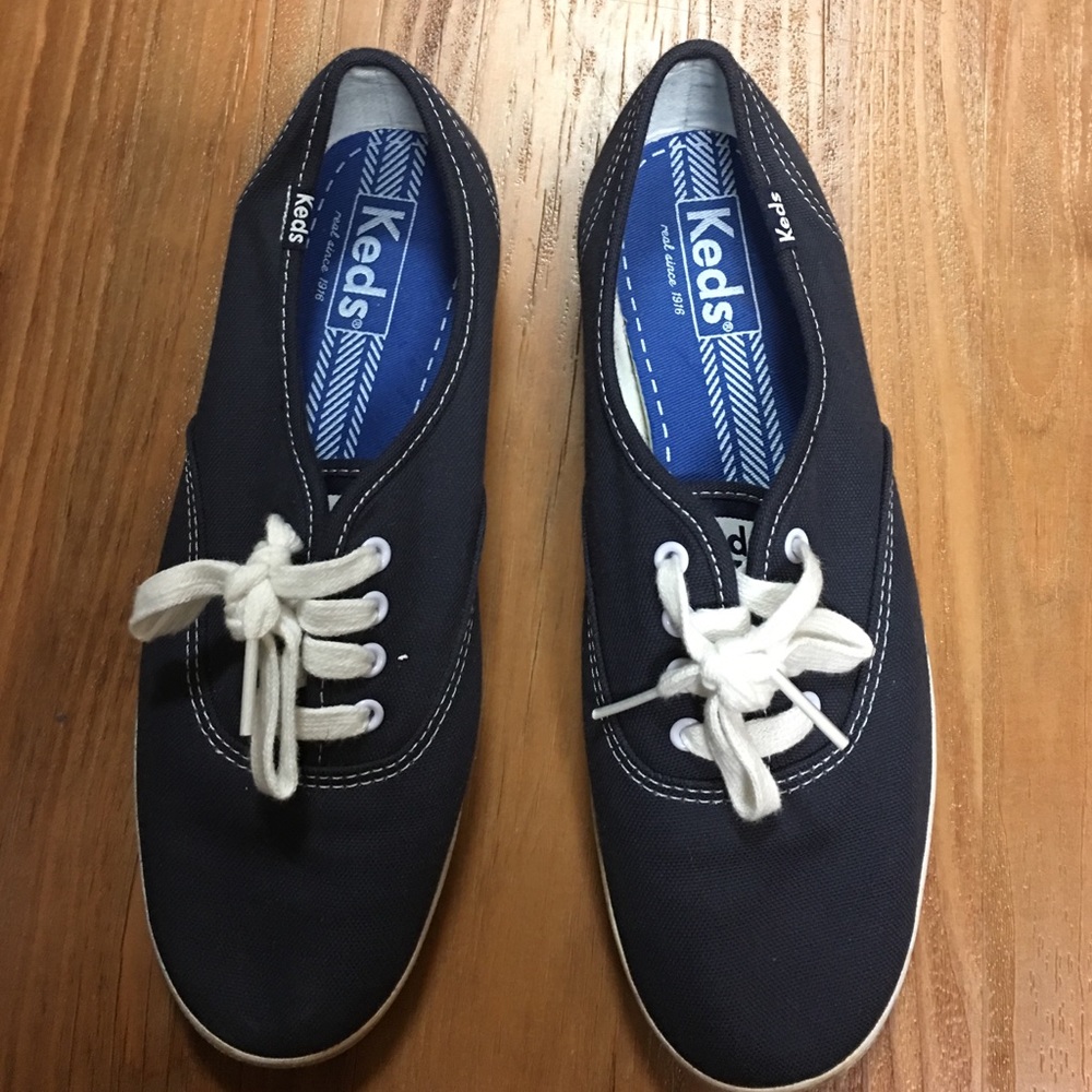 Navy Keds