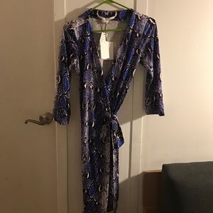 Nwt DVF wrap dress blue python