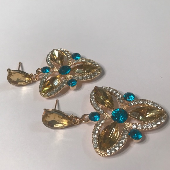 🆓🎁with purchase New Gold Plated Earrings - Picture 2 of 2